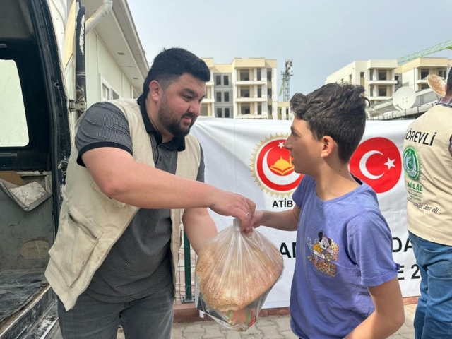 Ramadan bedeutet Teilen Hilfe für Erdbebenopfer geht weiter (1)