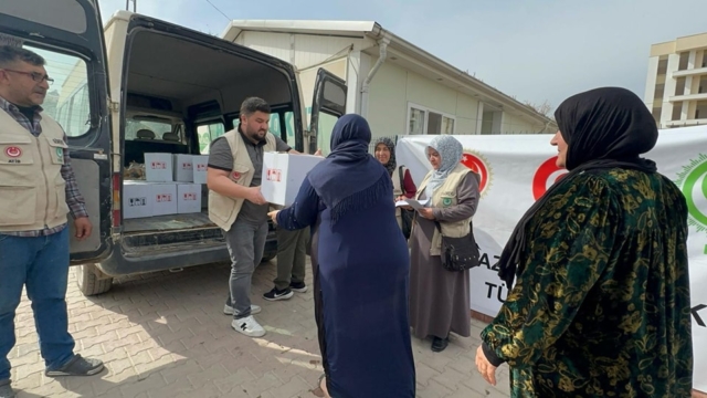 Ramadan bedeutet Teilen Hilfe für Erdbebenopfer geht weiter (12)