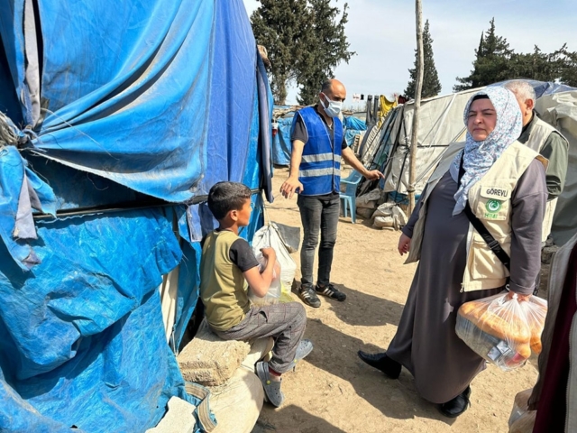 Ramadan bedeutet Teilen Hilfe für Erdbebenopfer geht weiter (14)