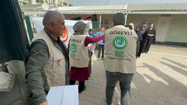 Ramadan bedeutet Teilen Hilfe für Erdbebenopfer geht weiter (2)