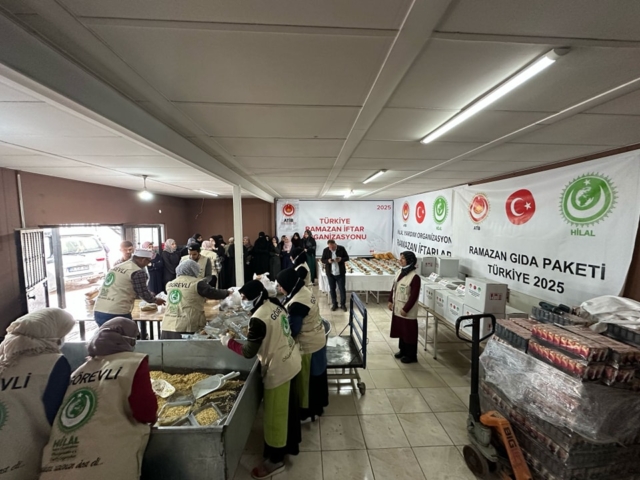 Ramadan bedeutet Teilen Hilfe für Erdbebenopfer geht weiter (8)
